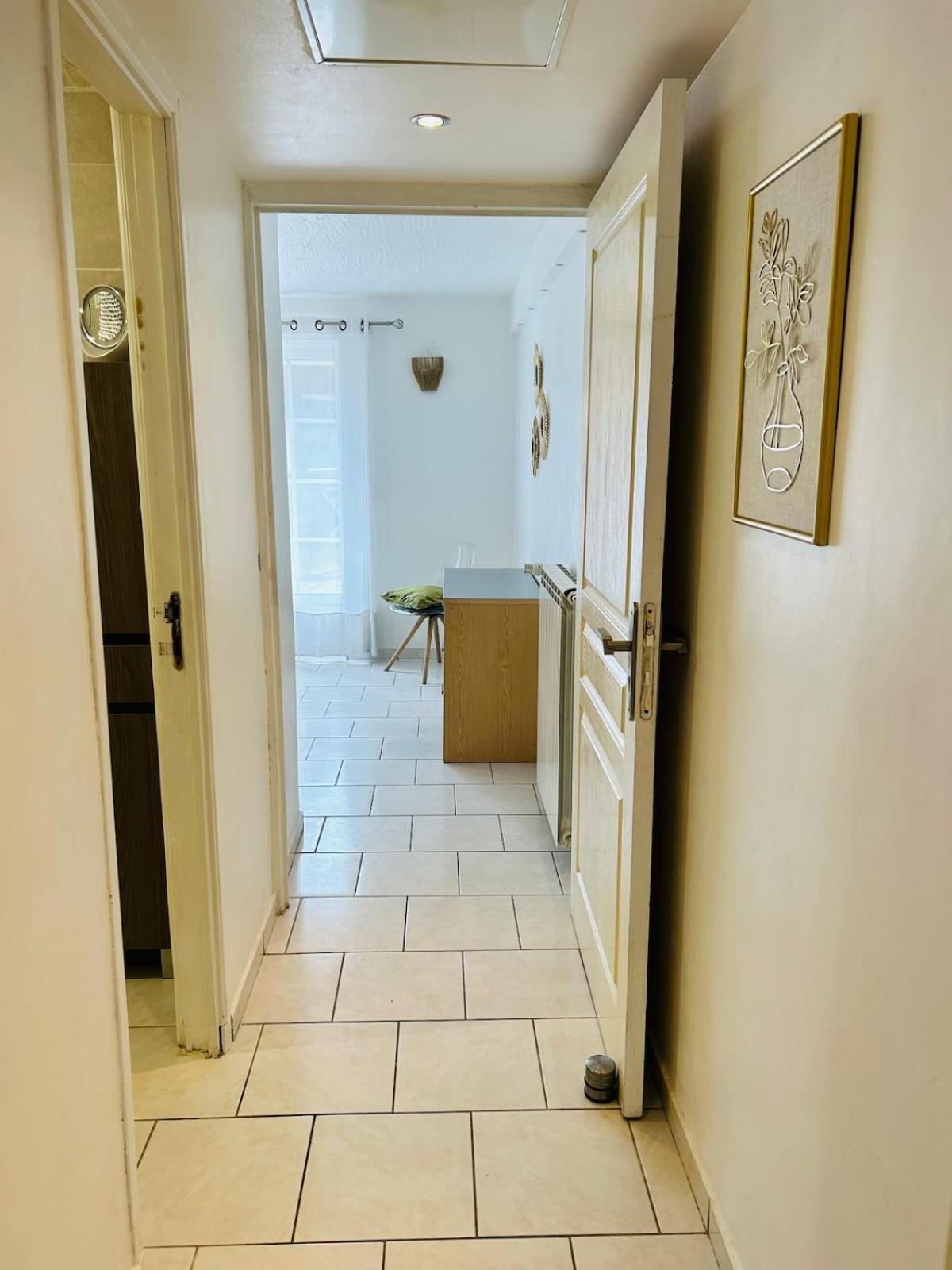 4 Personnes Piscine Calme Appartement Fréjus